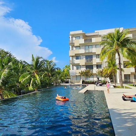By The Sea Beach Luxury Resort - Batu Ferringhi Exterior photo