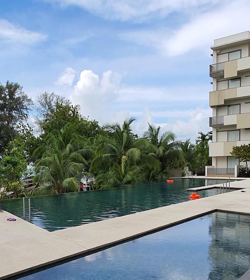By The Sea Beach Luxury Resort - Batu Ferringhi Exterior photo