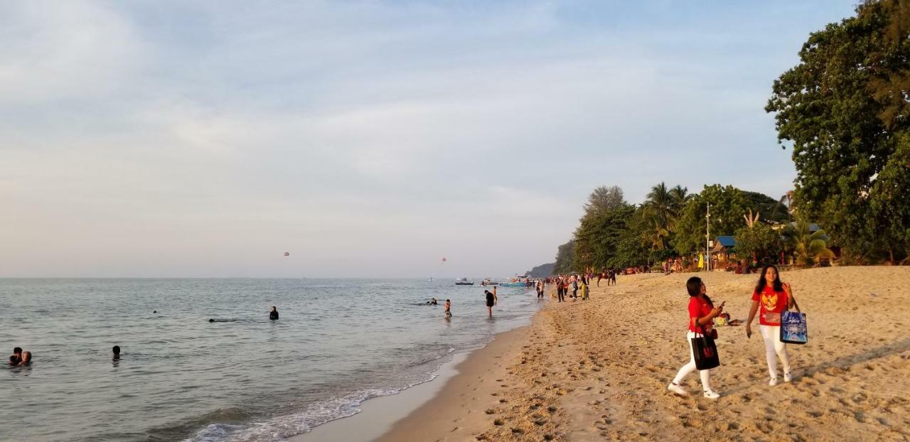 By The Sea Beach Luxury Resort - Batu Ferringhi Exterior photo